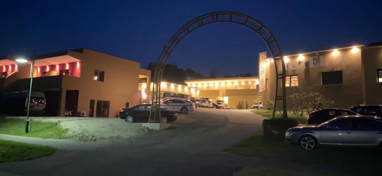 Hotel Restaurant Hesch Gabersdorf Buitenkant foto